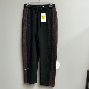 NWT Nike Women’s City Ready Fleece Training Paints Size Small Black/multi